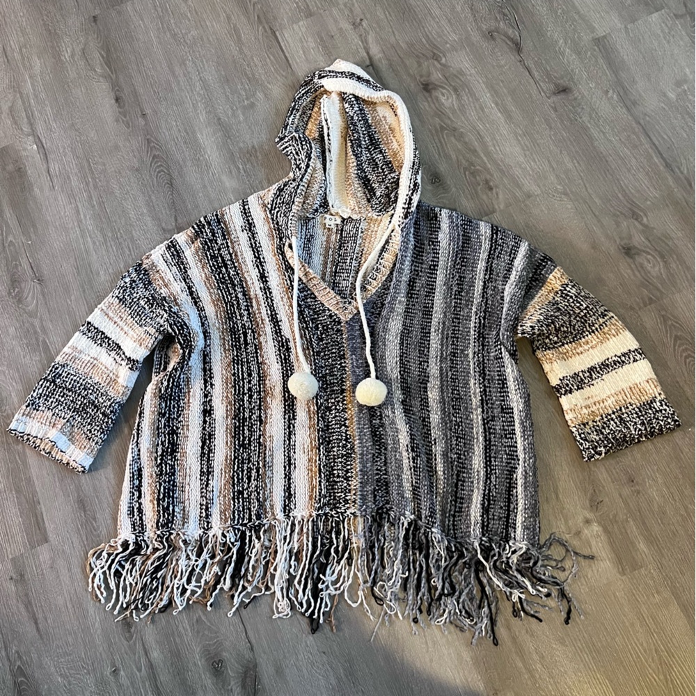 EUC POL Boho Poncho Fringe Tassel Chenille Pullover Medium